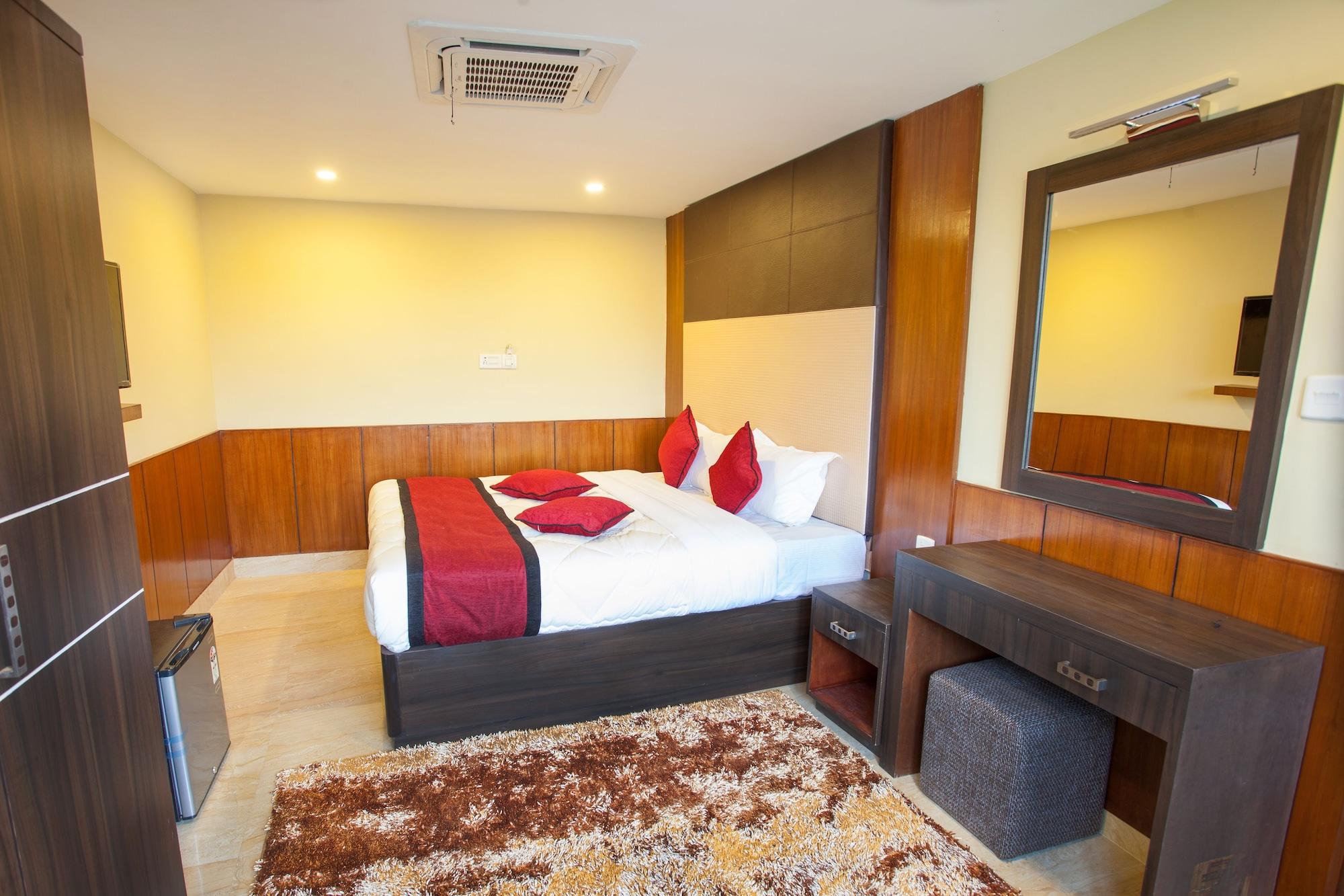 Hotel Meridian Suite Катманду Экстерьер фото