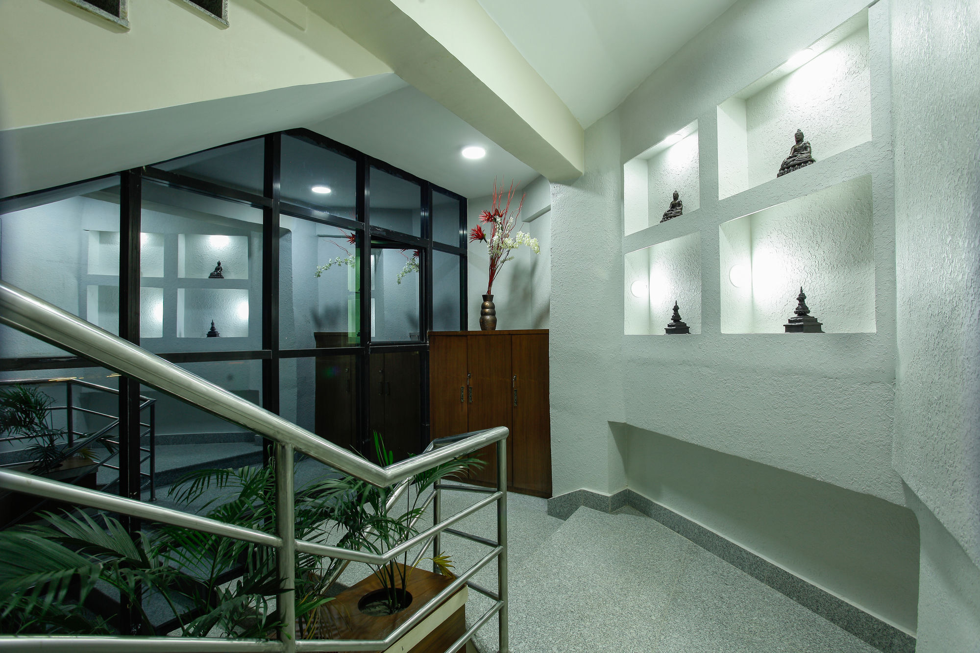 Hotel Meridian Suite Катманду Экстерьер фото